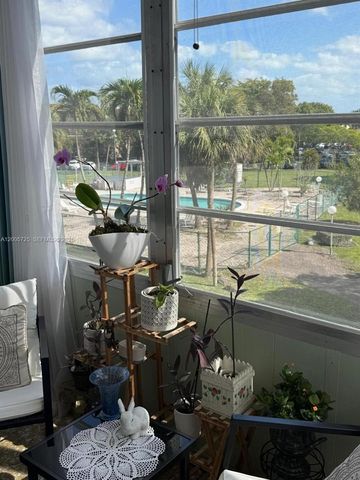 447 NE 195th St 310, Miami, FL 33179