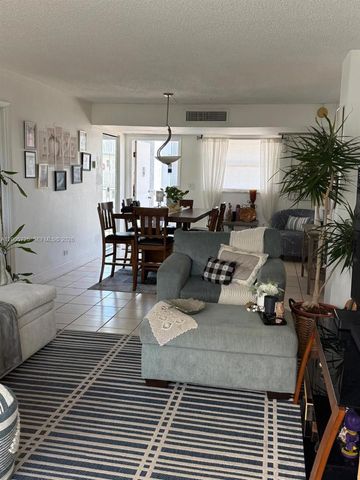 447 NE 195th St 310, Miami, FL 33179