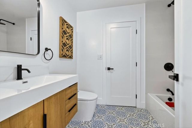 11131 Ticonderoga, Los Alamitos, CA 90720
