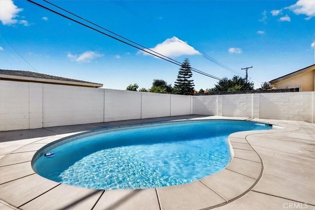 11131 Ticonderoga, Los Alamitos, CA 90720
