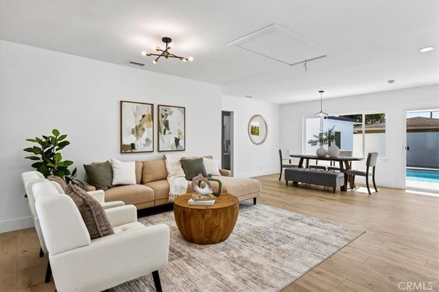 11131 Ticonderoga, Los Alamitos, CA 90720