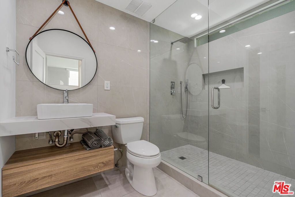 Image 10 of property listing at 10501 Wilshire Boulevard 1012, Los Angeles, CA 90024