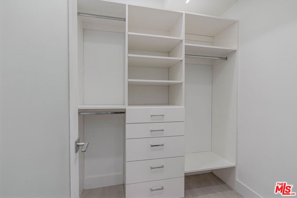 Image 11 of property listing at 10501 Wilshire Boulevard 1012, Los Angeles, CA 90024