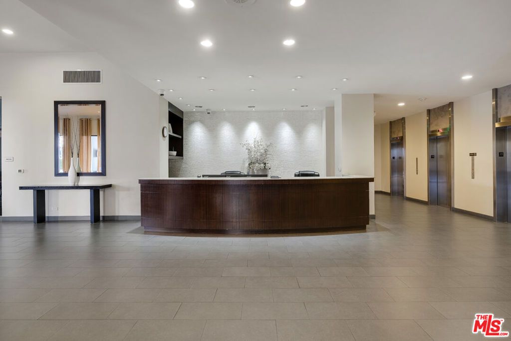 Image 16 of property listing at 10501 Wilshire Boulevard 1012, Los Angeles, CA 90024