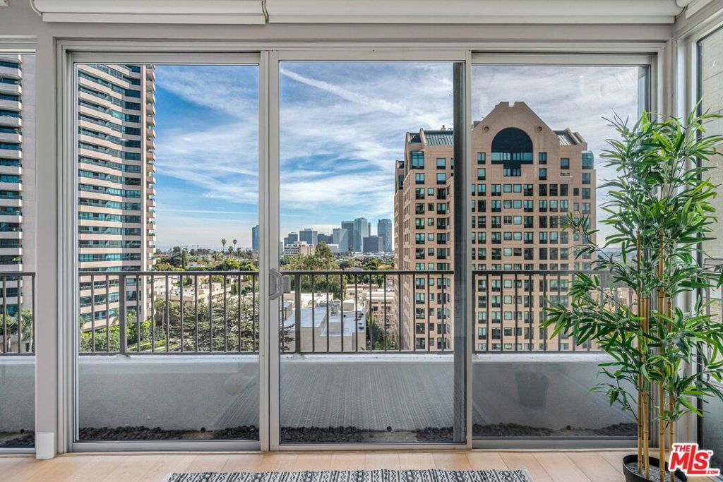 Image 2 of property listing at 10501 Wilshire Boulevard 1012, Los Angeles, CA 90024