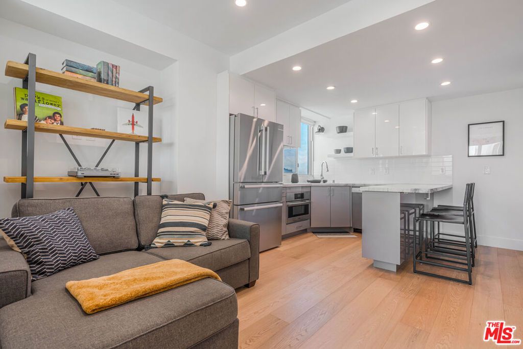 Image 3 of property listing at 10501 Wilshire Boulevard 1012, Los Angeles, CA 90024