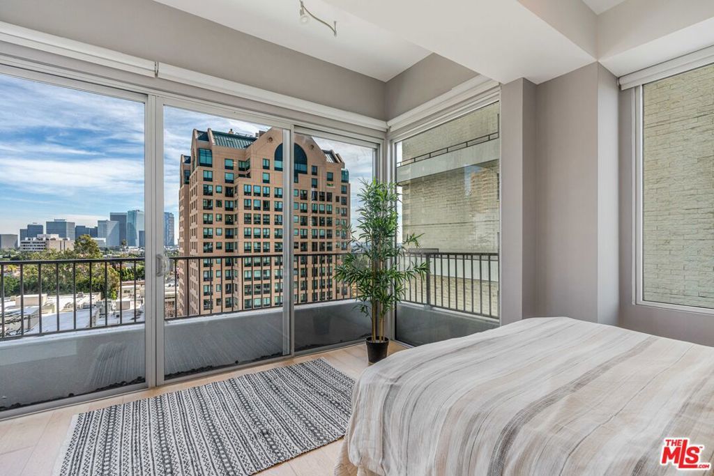 Image 7 of property listing at 10501 Wilshire Boulevard 1012, Los Angeles, CA 90024