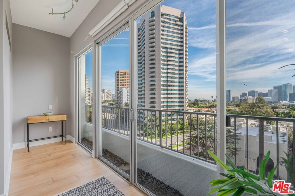 Image 9 of property listing at 10501 Wilshire Boulevard 1012, Los Angeles, CA 90024