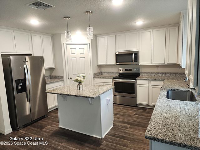 1043 Corbin Circle SW, Palm Bay, FL 32908