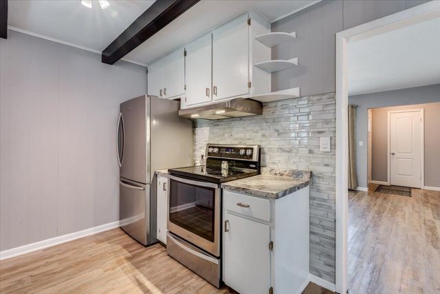 2524 S Hydraulic St, Wichita, KS 67216