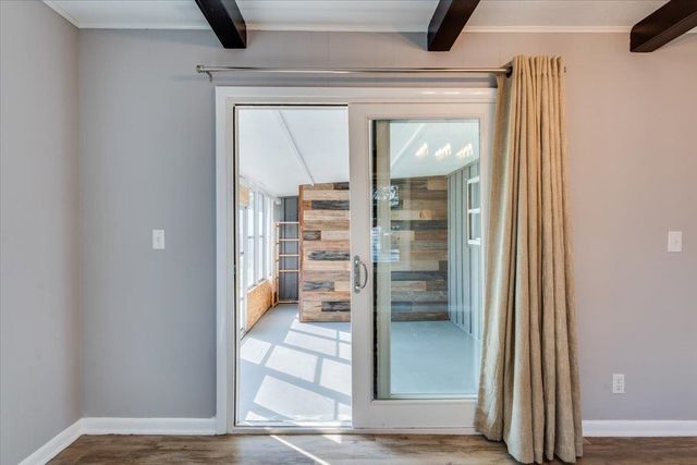 2524 S Hydraulic St, Wichita, KS 67216