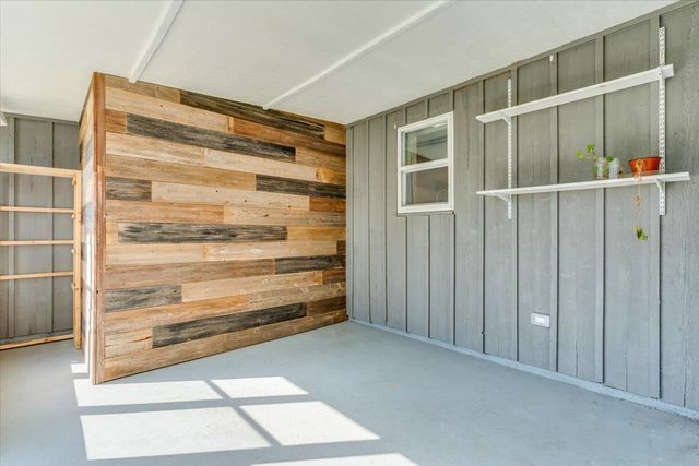 2524 S Hydraulic St, Wichita, KS 67216