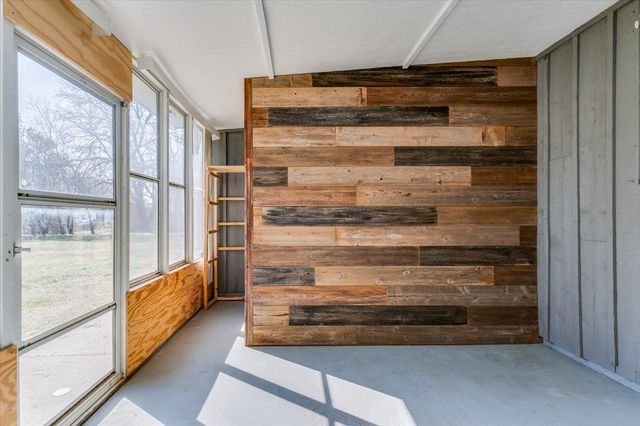 2524 S Hydraulic St, Wichita, KS 67216