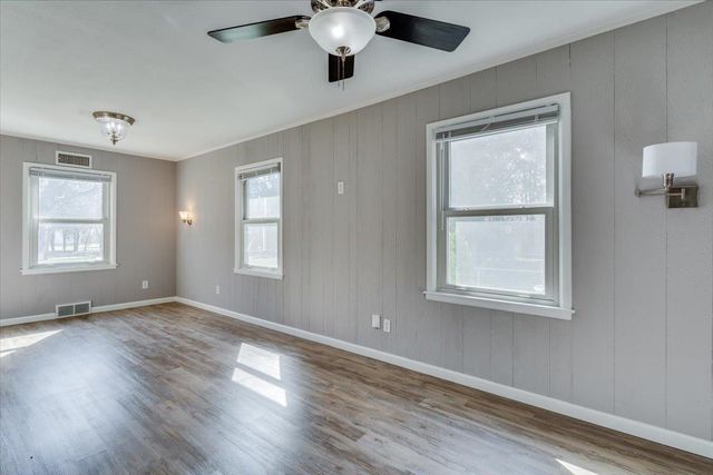 2524 S Hydraulic St, Wichita, KS 67216