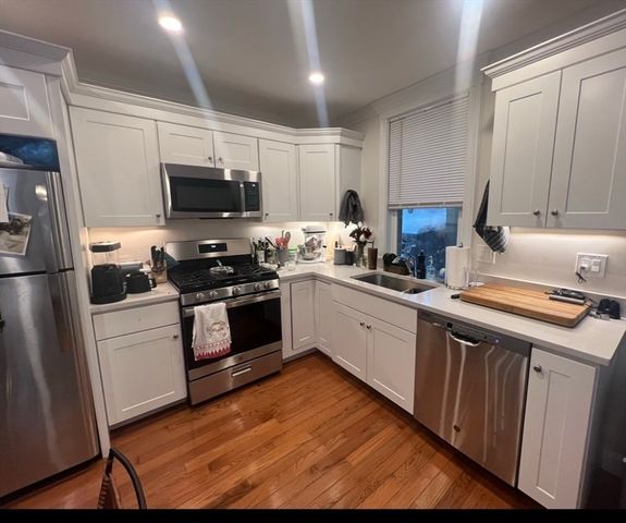43 Mead St 1, Boston, MA 02129