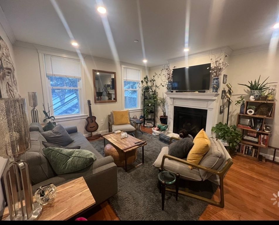 43 Mead St 1, Boston, MA 02129