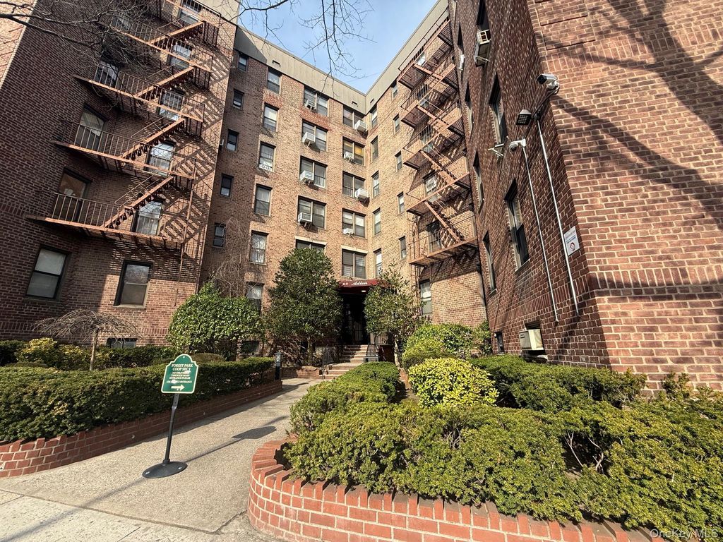 83-55 Woodhaven Boulevard 2B, Woodhaven, NY 11421
