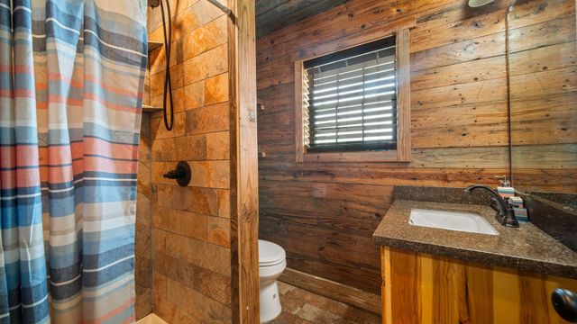 360 Shed Johnson Lane, Brenham, TX 77833