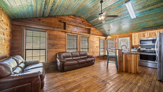 360 Shed Johnson Lane, Brenham, TX 77833