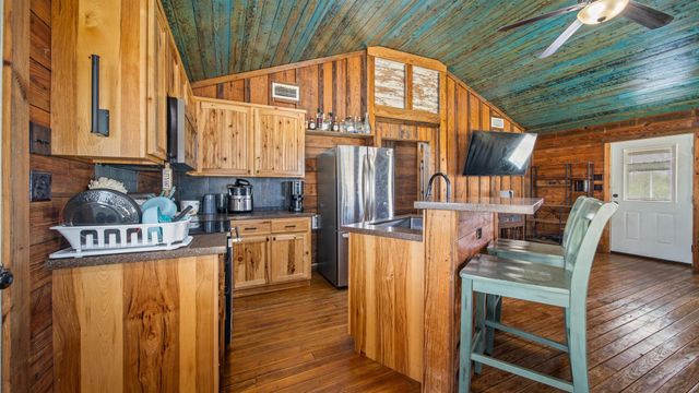 360 Shed Johnson Lane, Brenham, TX 77833