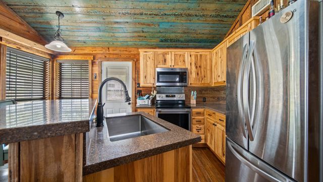 360 Shed Johnson Lane, Brenham, TX 77833