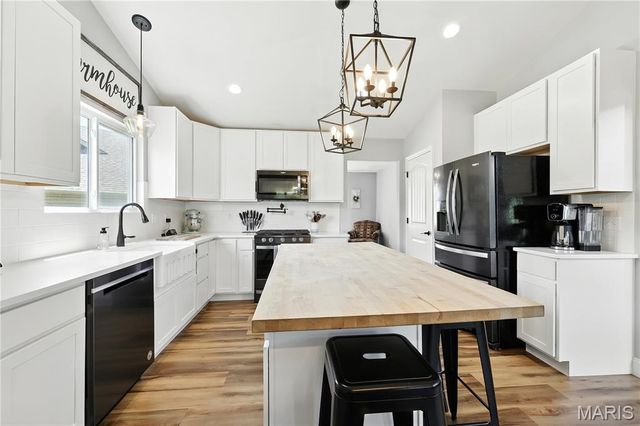 168 Bentley Court E, Imperial, MO 63052