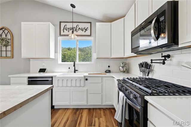 168 Bentley Court E, Imperial, MO 63052