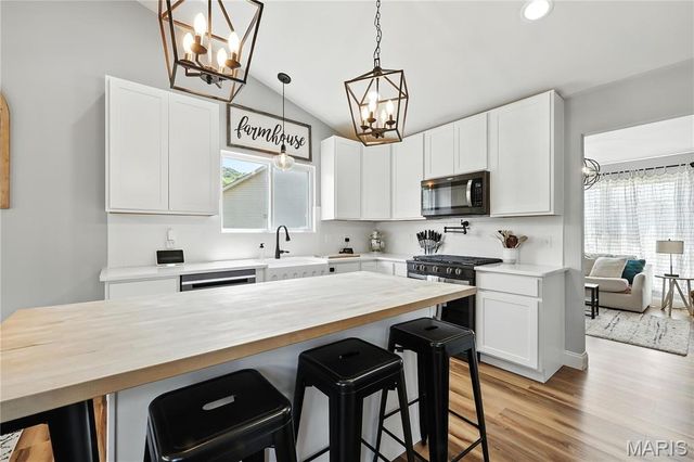 168 Bentley Court E, Imperial, MO 63052