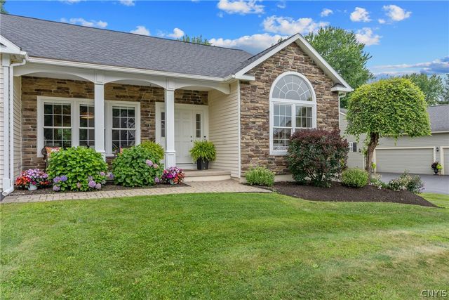 3295 Oak Brook Road, Lysander, NY 13027