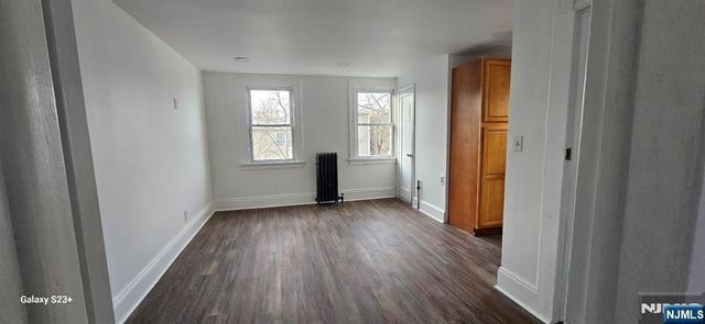 212 3rd Street, Newark, NJ 07107