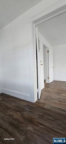 212 3rd Street, Newark, NJ 07107