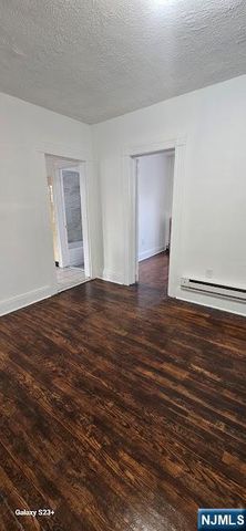 212 3rd Street, Newark, NJ 07107