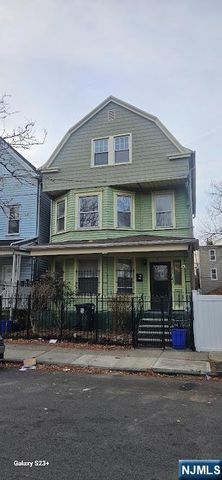 212 3rd Street, Newark, NJ 07107