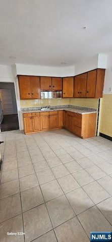 212 3rd Street, Newark, NJ 07107