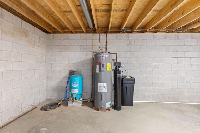 13578 State Route 104, Ashville, OH 43103