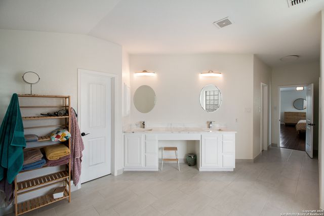 1215 Andover Bay, San Antonio, TX 78258