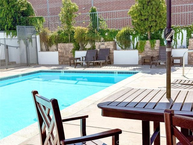 9301 Shirley Avenue 16, Northridge, CA 91324