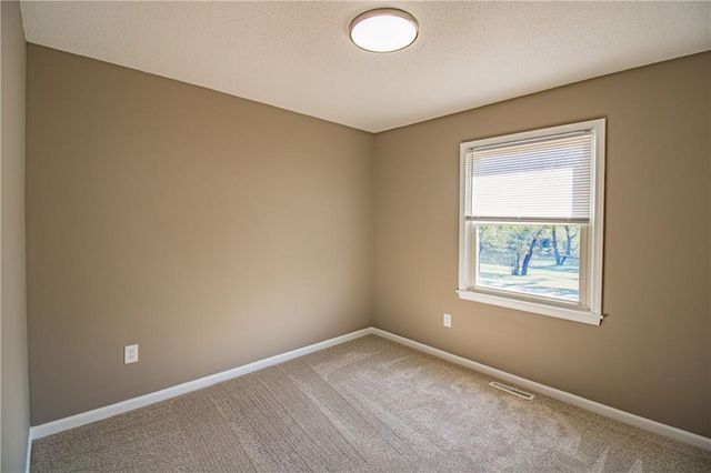 19 SE 150th Road, Warrensburg, MO 64093