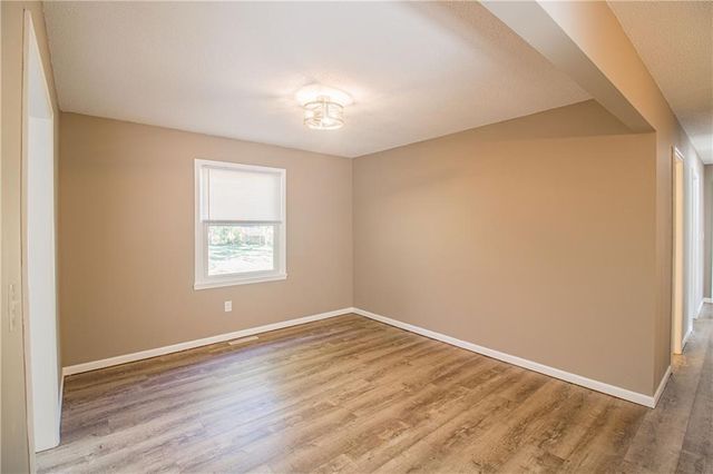 19 SE 150th Road, Warrensburg, MO 64093