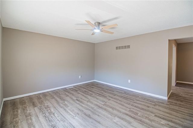 19 SE 150th Road, Warrensburg, MO 64093