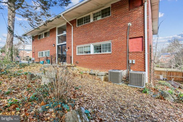 921 PROSPECT ST, Takoma Park, MD 20912