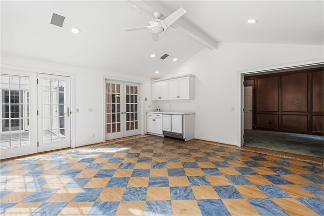 10 Ponds Edge Way, Pittsford, NY 14534