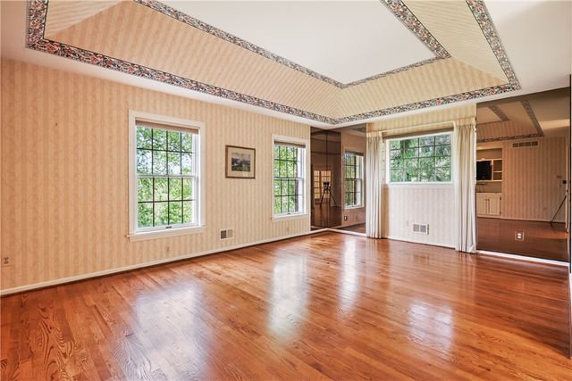 10 Ponds Edge Way, Pittsford, NY 14534
