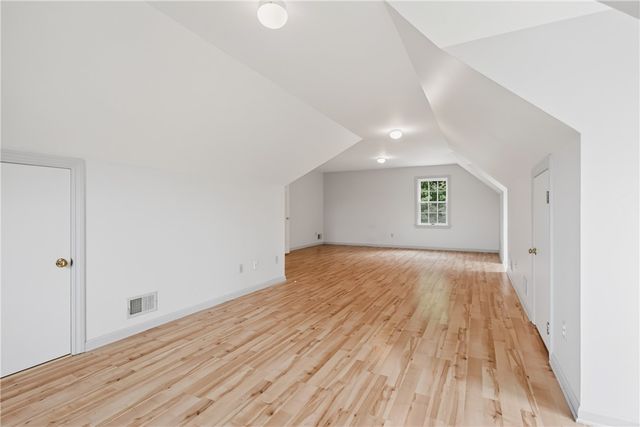 10 Ponds Edge Way, Pittsford, NY 14534