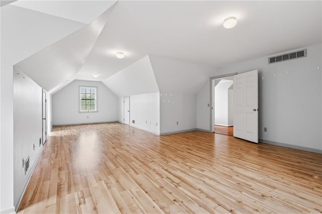 10 Ponds Edge Way, Pittsford, NY 14534