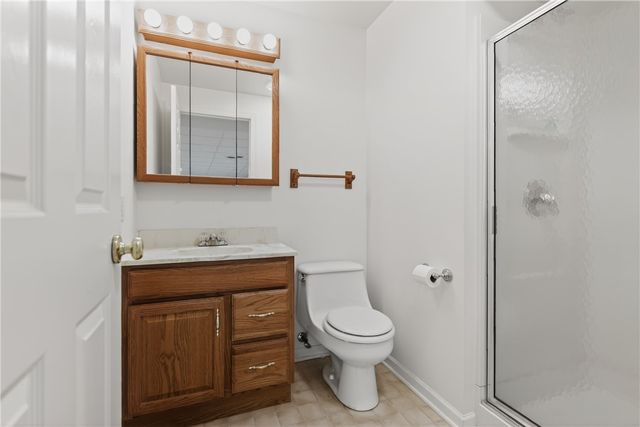 10 Ponds Edge Way, Pittsford, NY 14534