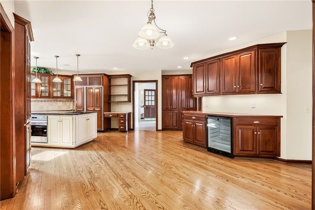 10 Ponds Edge Way, Pittsford, NY 14534