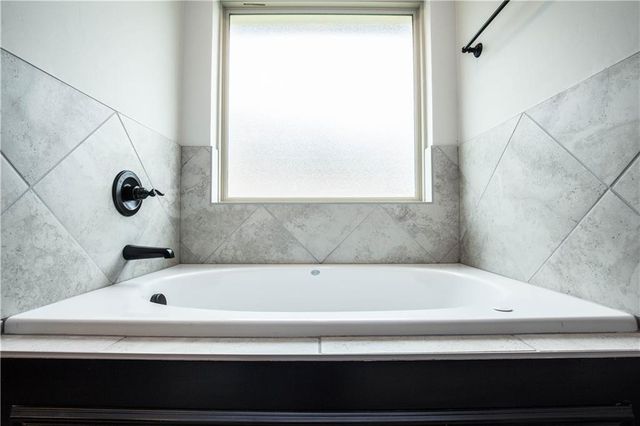 14309 Limestone Lane, Yukon, OK 73099