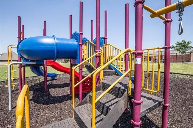 14309 Limestone Lane, Yukon, OK 73099