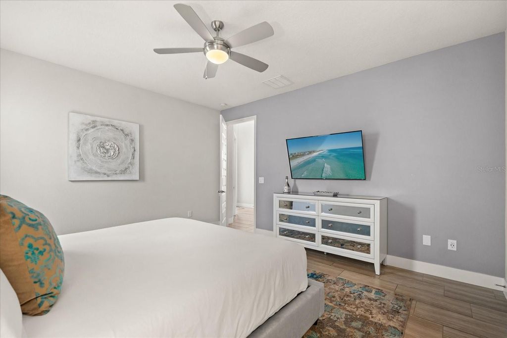 Image 33 of property listing at 1113 CASTLE PINES COURT, Reunion, FL 34747